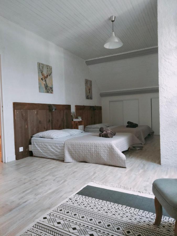 Chambre Familiale Anna "Mon Lit Au Pre" , Jusqu'A 4 Adultes Et 2 Enfants Avec Piscine Familles, Couples Ou Femmes Seulement Pontours Exterior photo